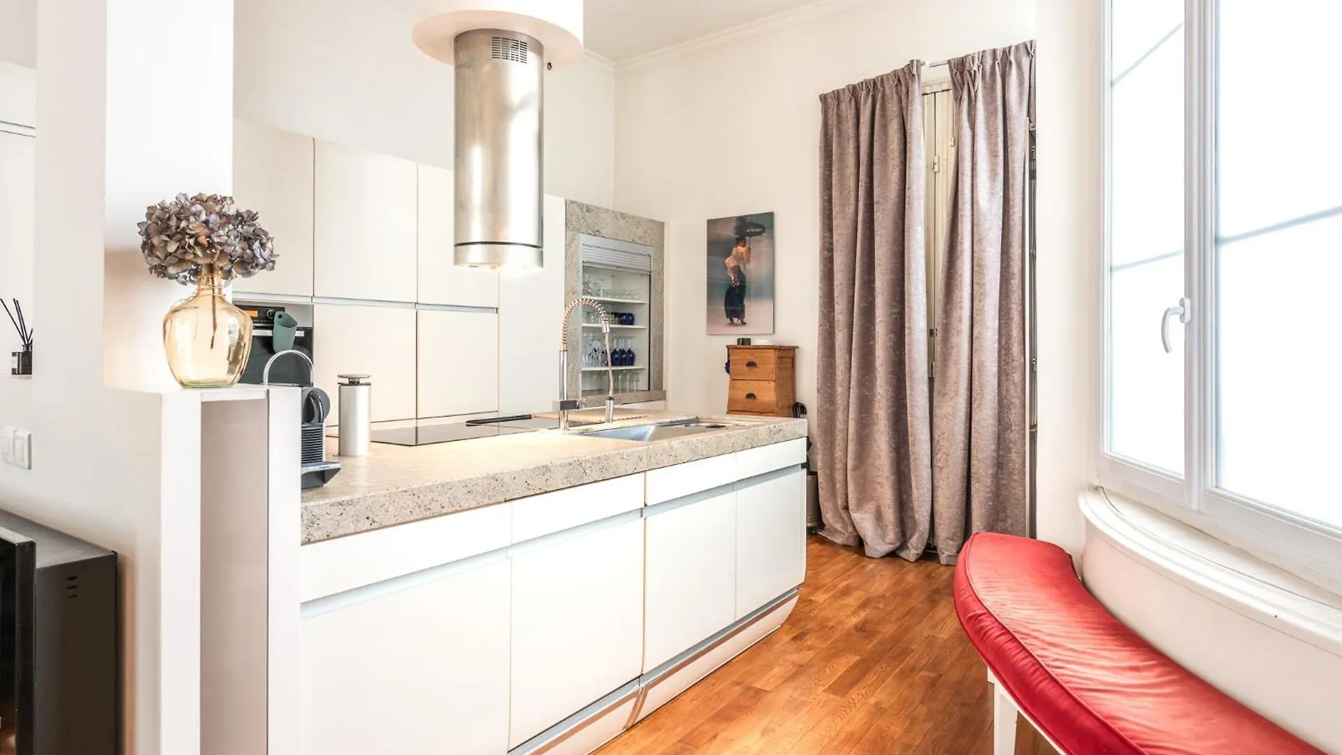 Luxury Typical Parisian Flat - 5 Min From Louvre Apartment France