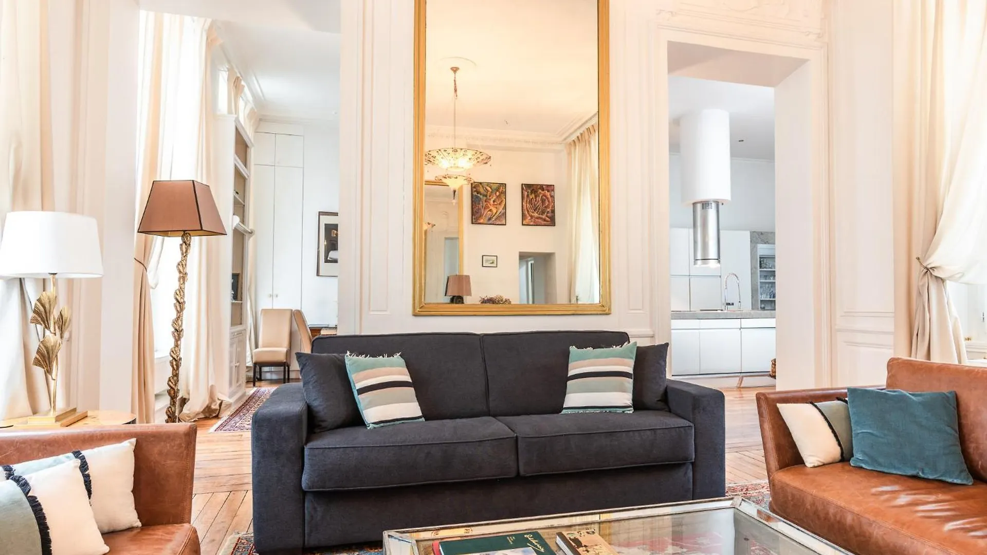 Luxury Typical Parisian Flat - 5 Min From Louvre Apartment 0*, Paris