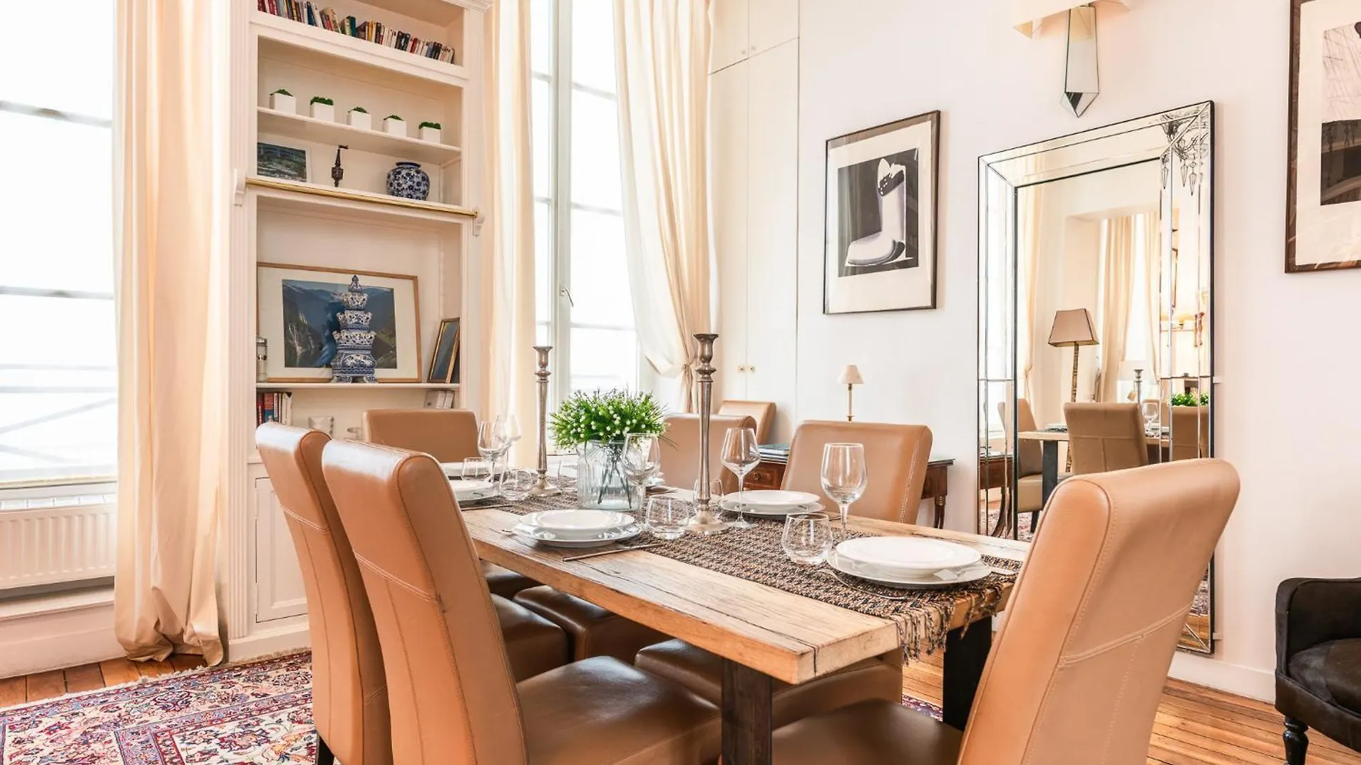 Luxury Typical Parisian Flat - 5 Min From Louvre Apartment 0*, Paris France