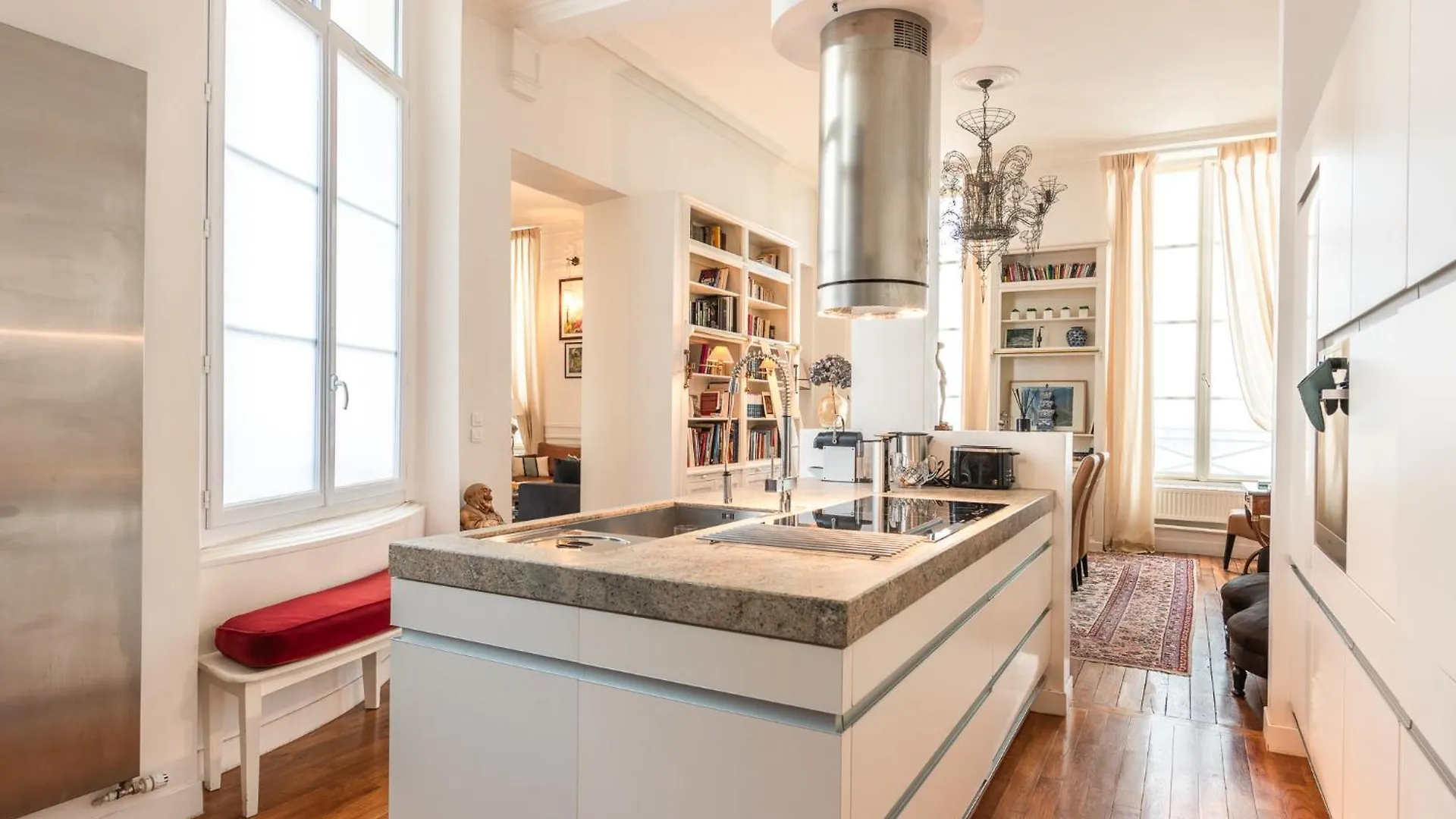 Luxury Typical Parisian Flat - 5 Min From Louvre Apartment 0*, Paris France