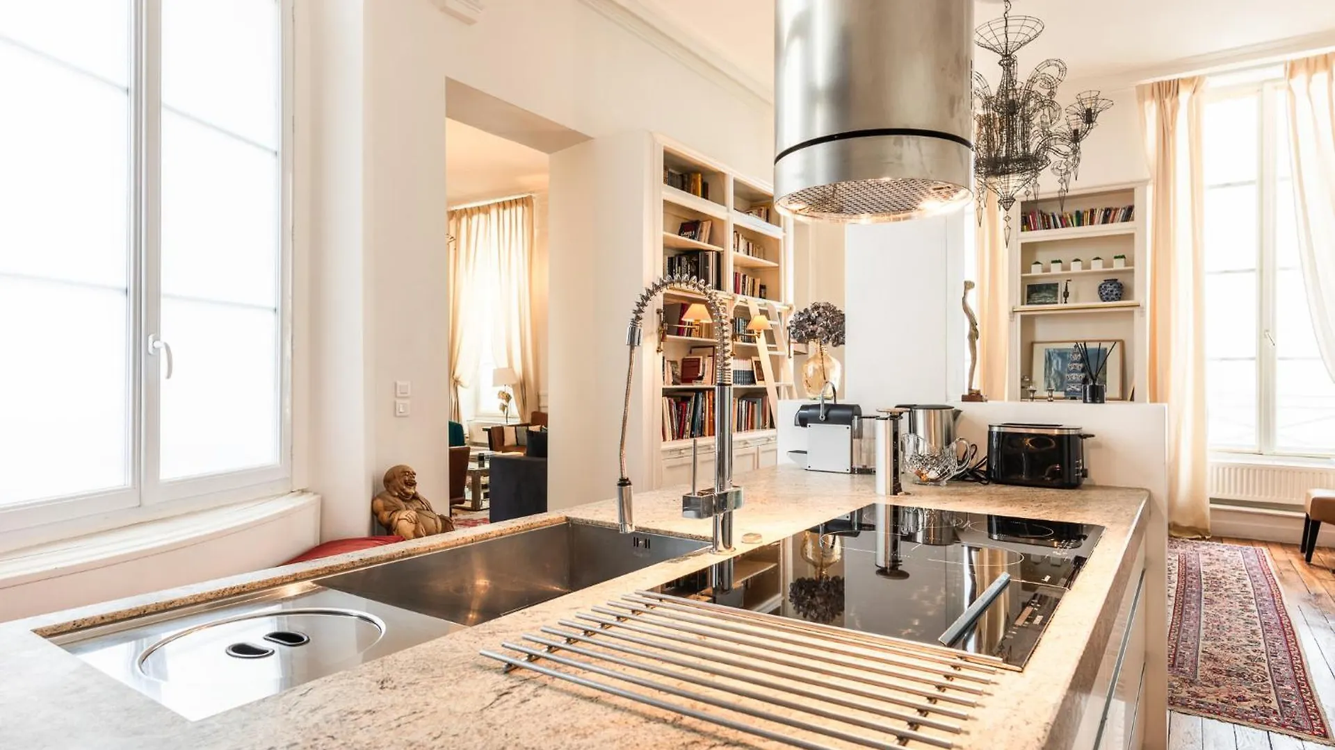 Luxury Typical Parisian Flat - 5 Min From Louvre Apartment