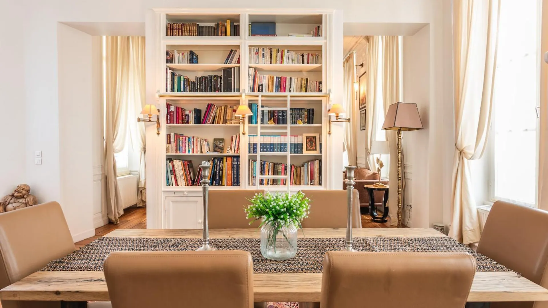 Luxury Typical Parisian Flat - 5 Min From Louvre Apartment Paris