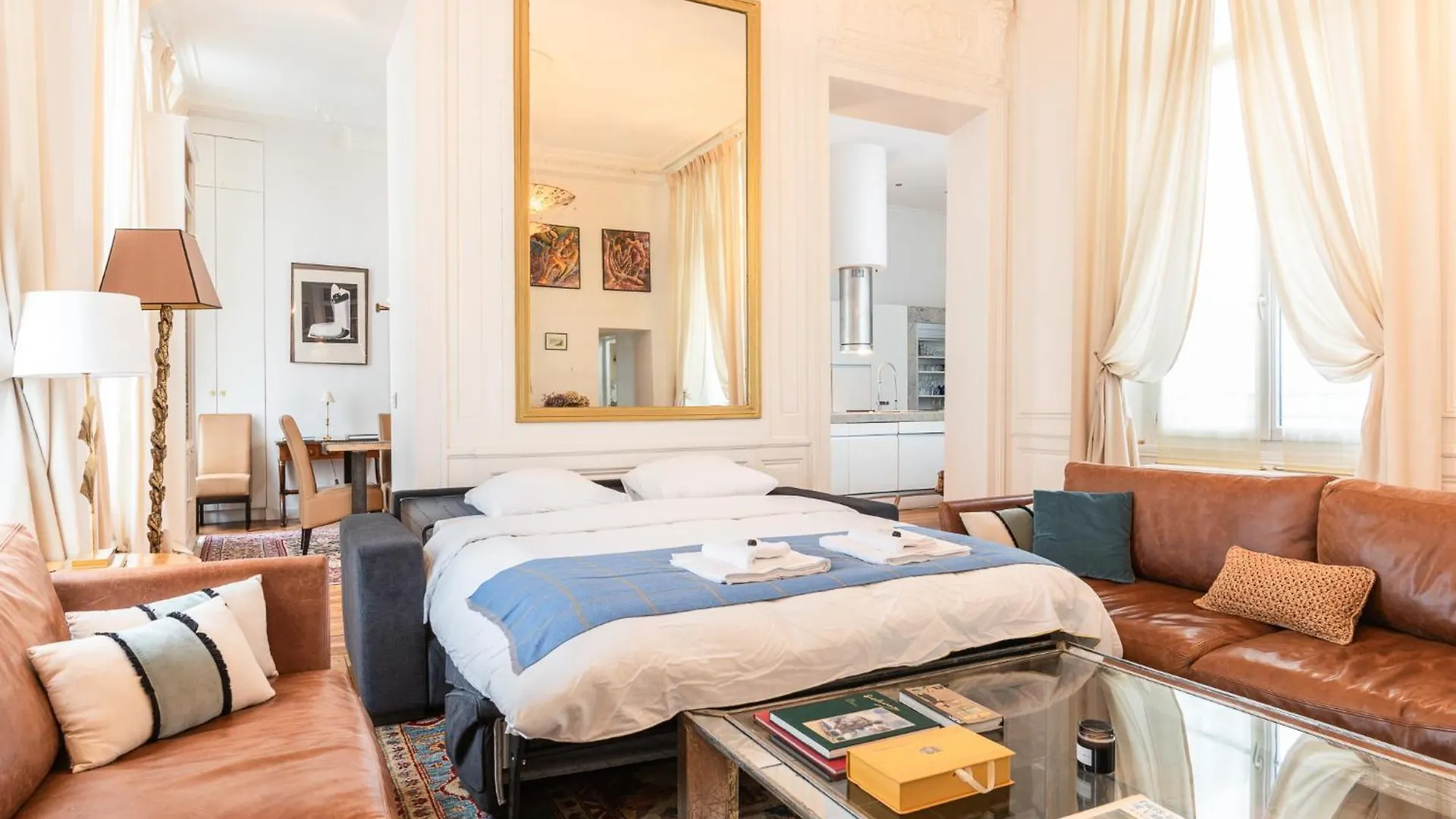 Luxury Typical Parisian Flat - 5 Min From Louvre Apartment